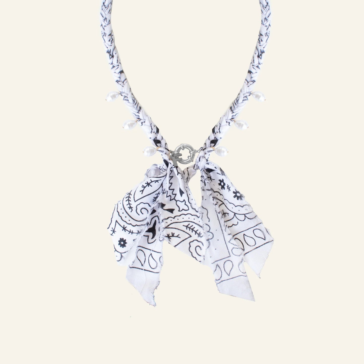 BANDANA INITIAL KETTING WIT/ZILVER