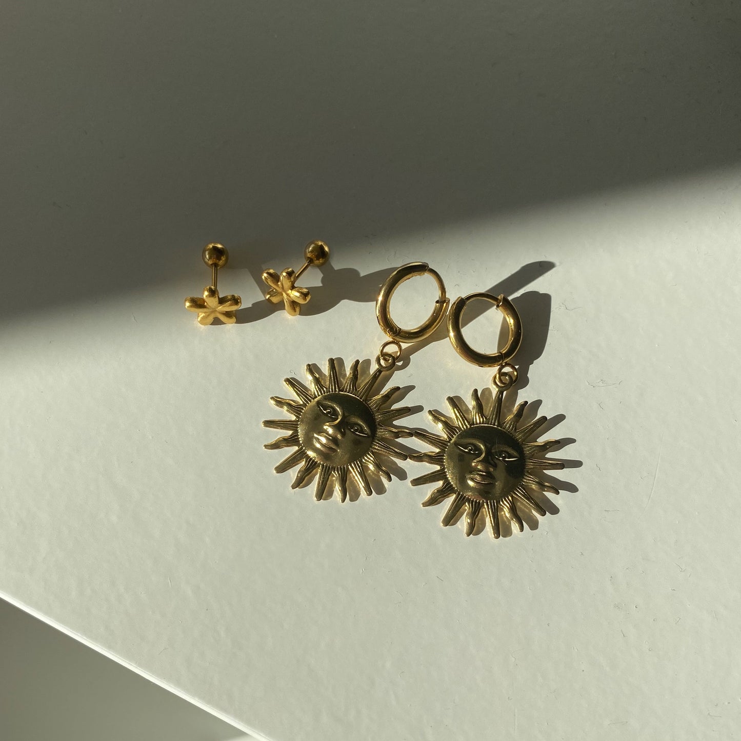 FLOWER STUDS GOUD