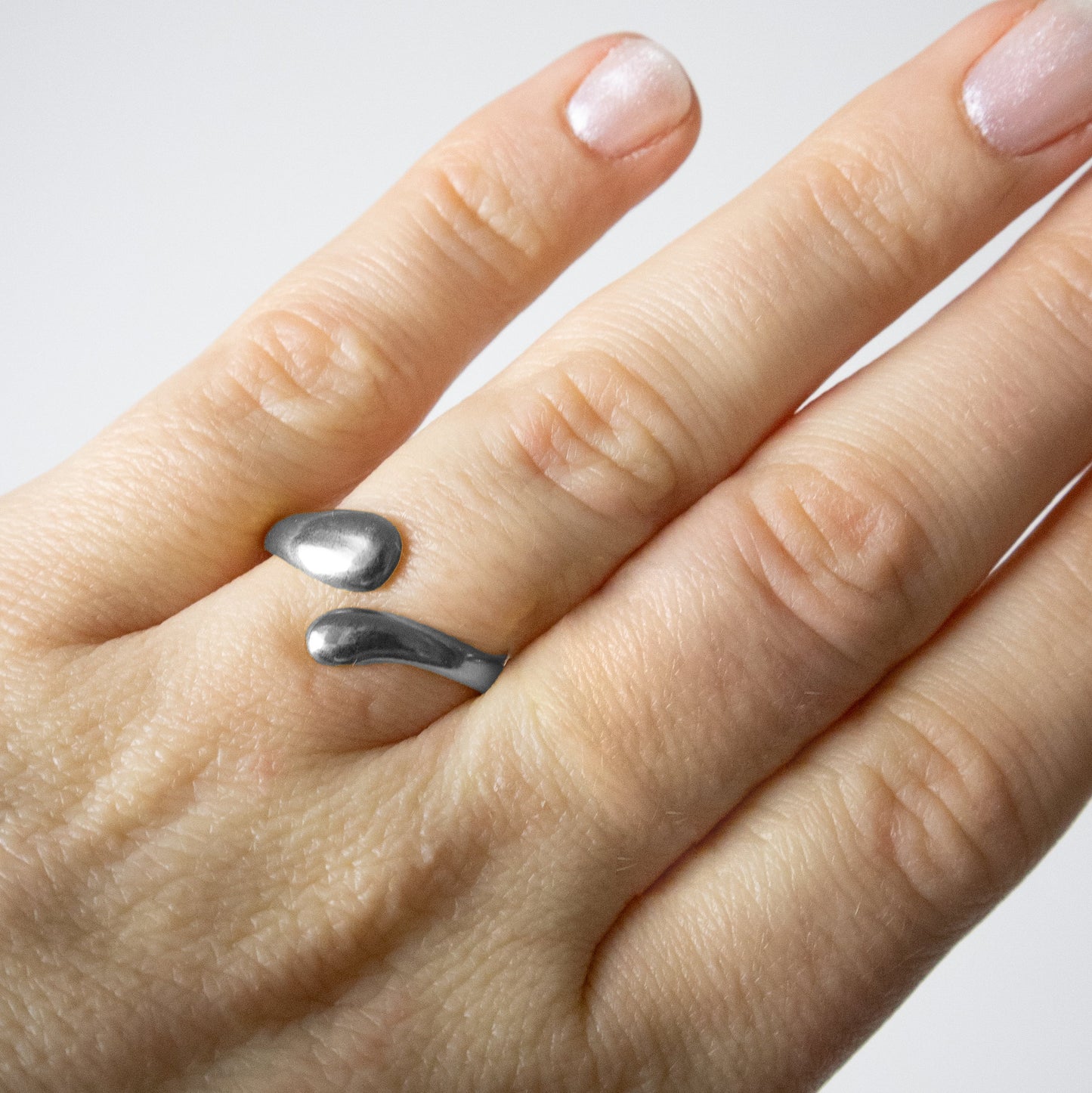 HUG RING SILVER