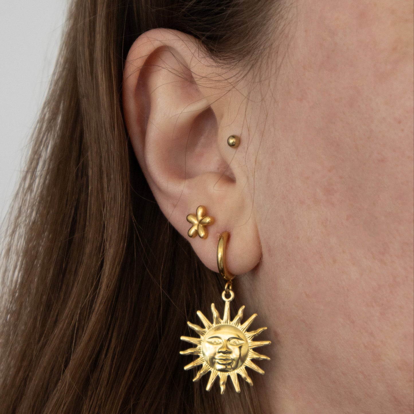 FLOWER STUDS GOUD