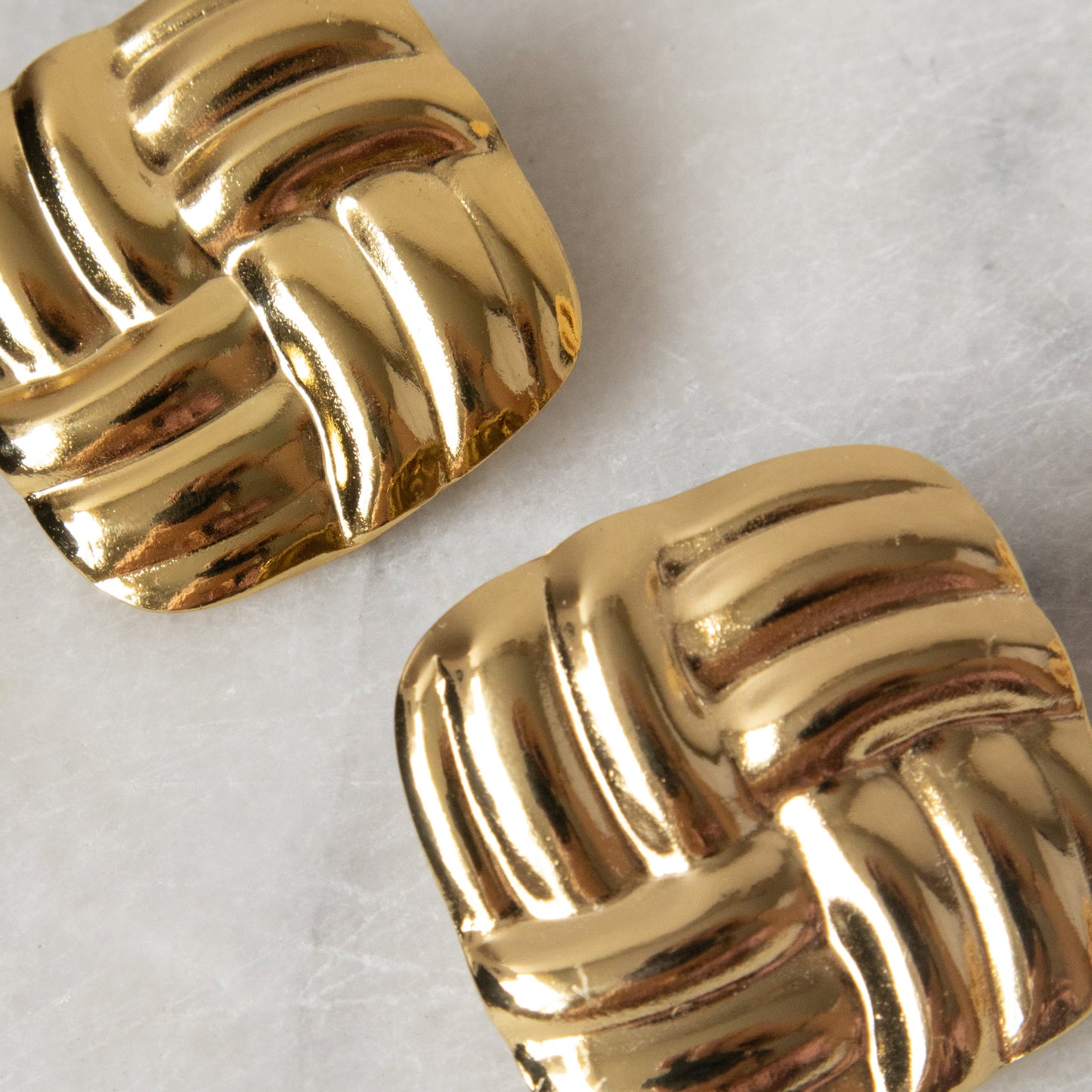 SQUARE OORBELLEN GOUD