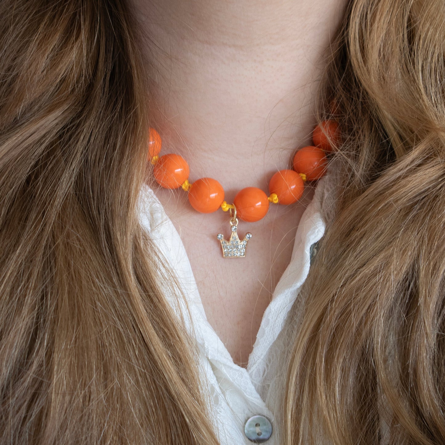 BIG BEADS CROWN KETTING - ORANJE/GOUD