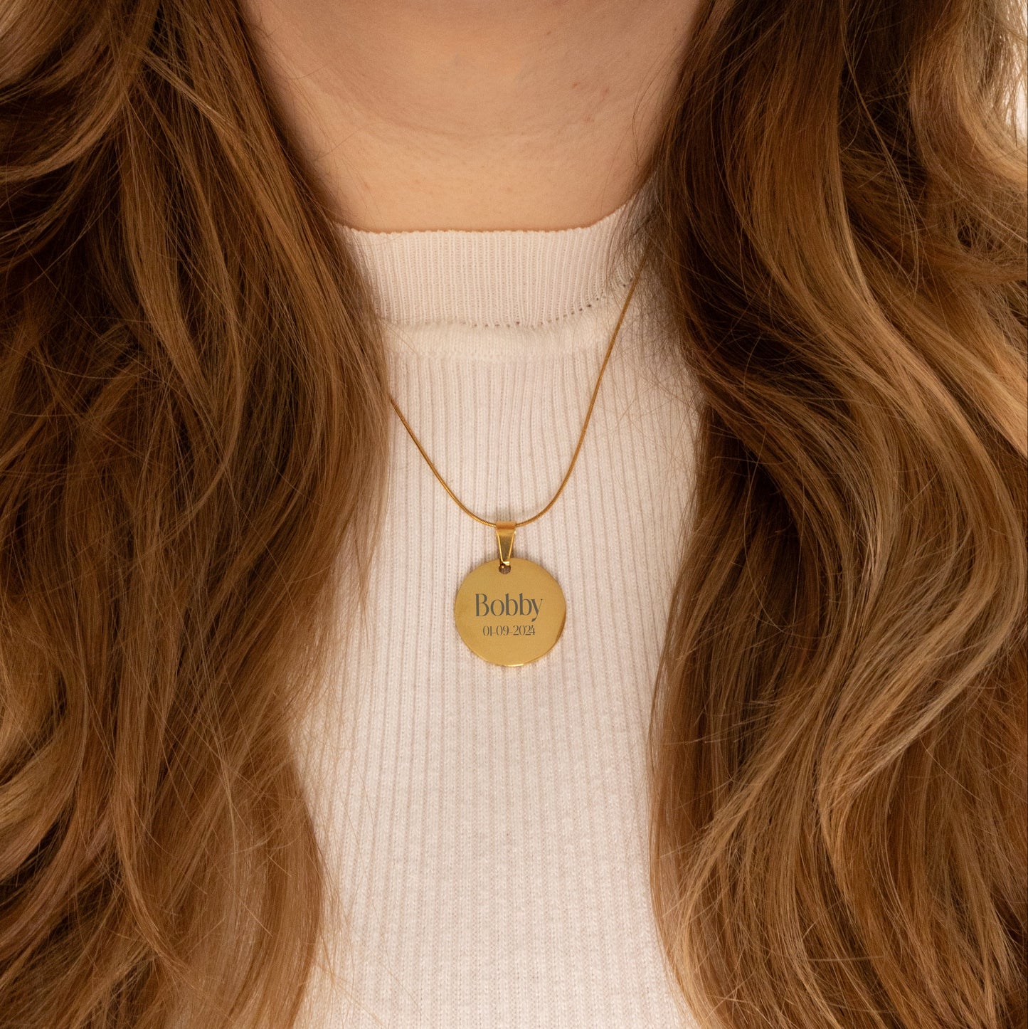 ENGRAVED NECKLACE WITH ILLUSTRATION #1 - GOLD