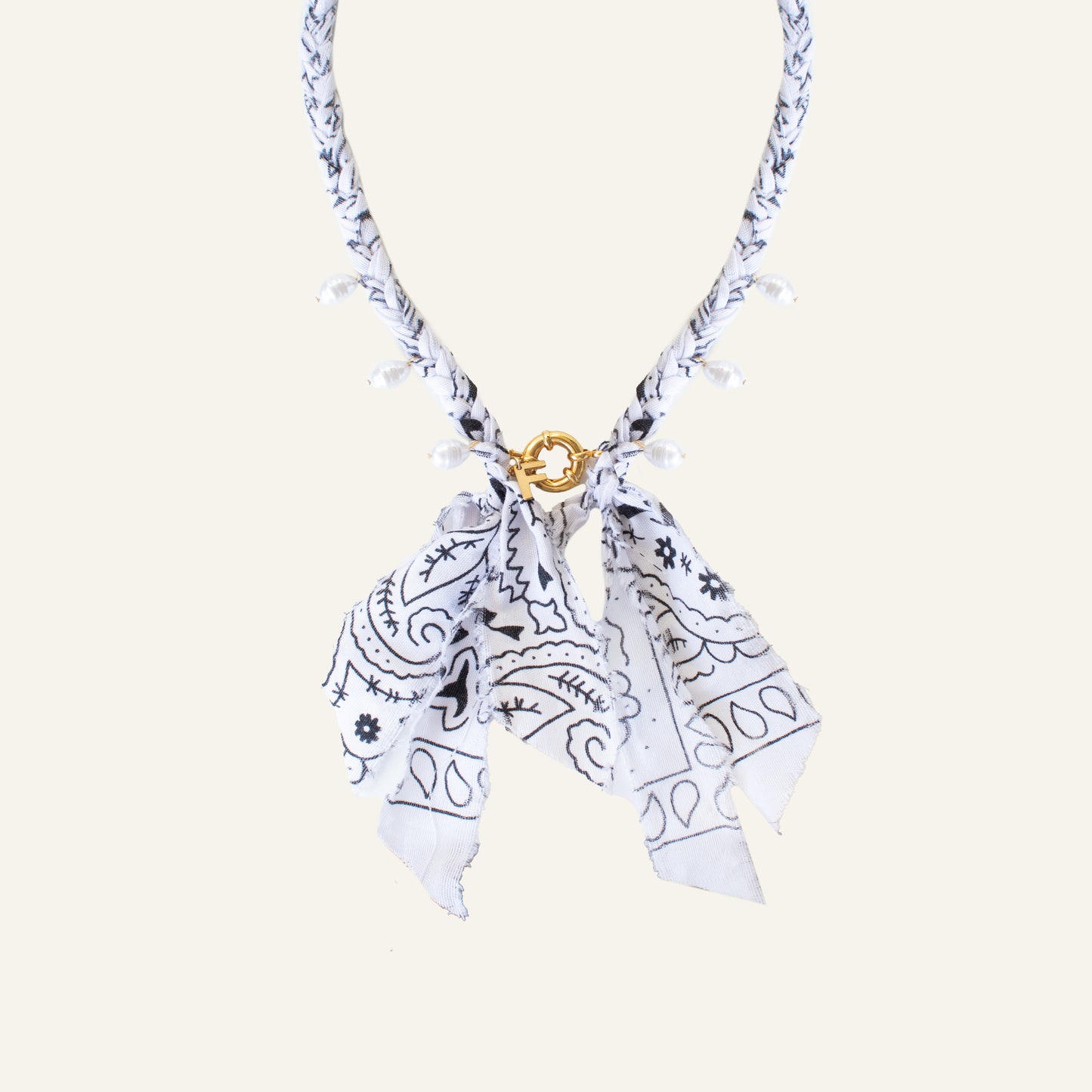 BANDANA INITIAL KETTING WIT/GOUD