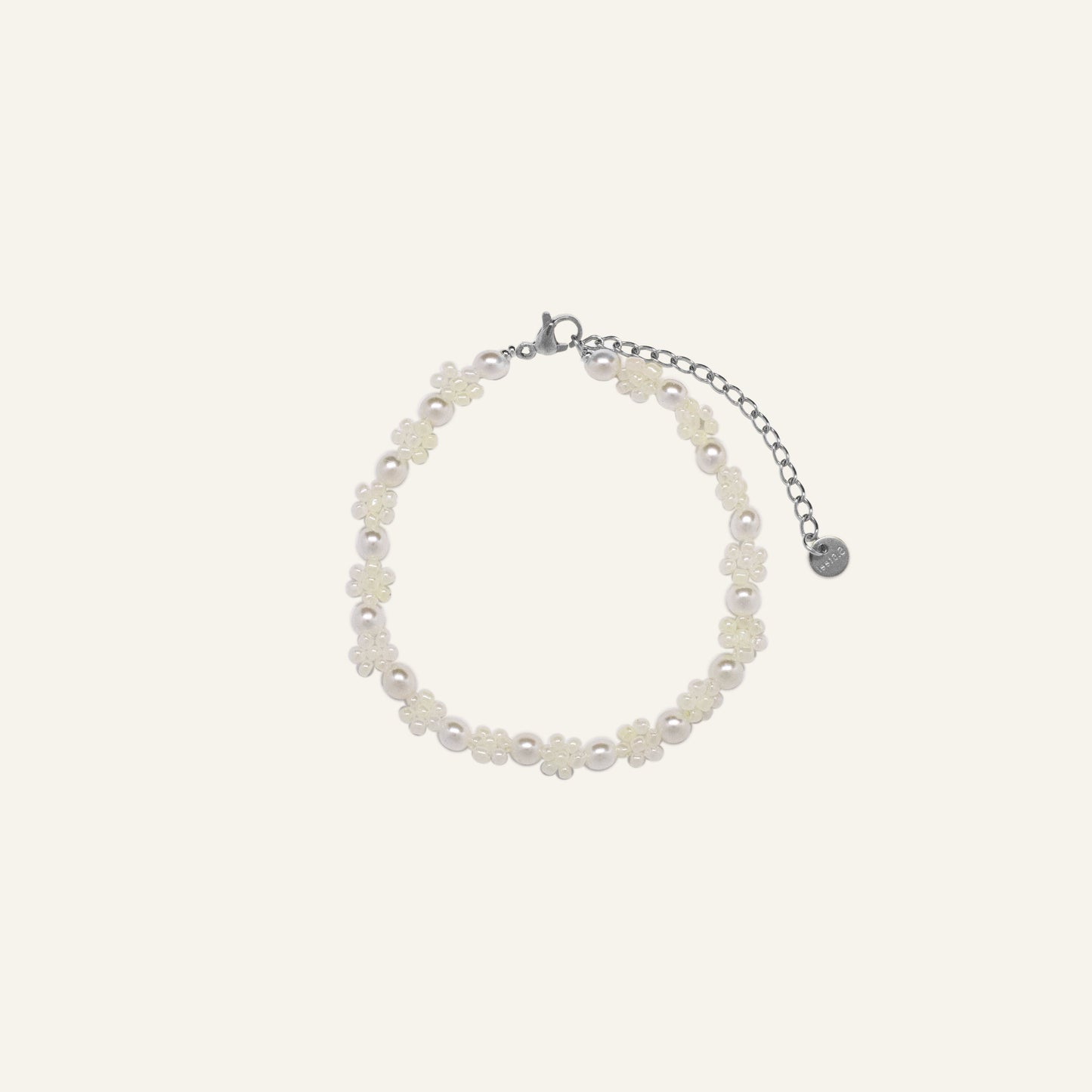 WHITE FLOWERS ARMBAND ZILVER