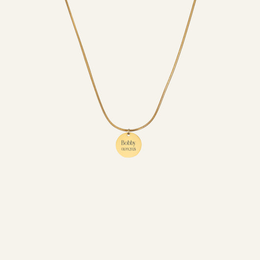 GEGRAVEERDE KETTING ROND KLEIN - GOUD