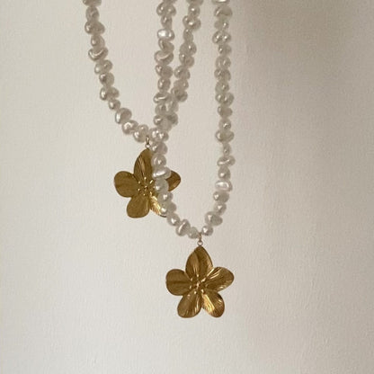 CUTE FLOWER PEARL KETTING - GOUD