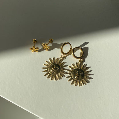 Flower Studs - Gold