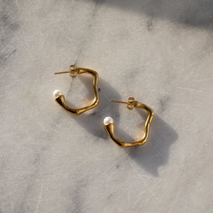 ORGANIC PEARL OORBELLEN - GOUD