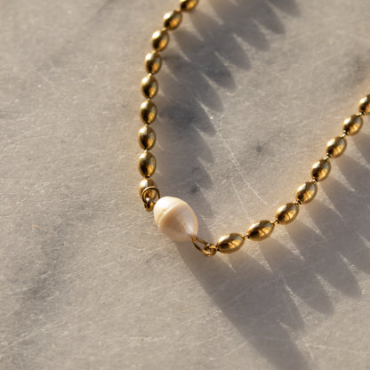 1 Pearl Necklace - Gold