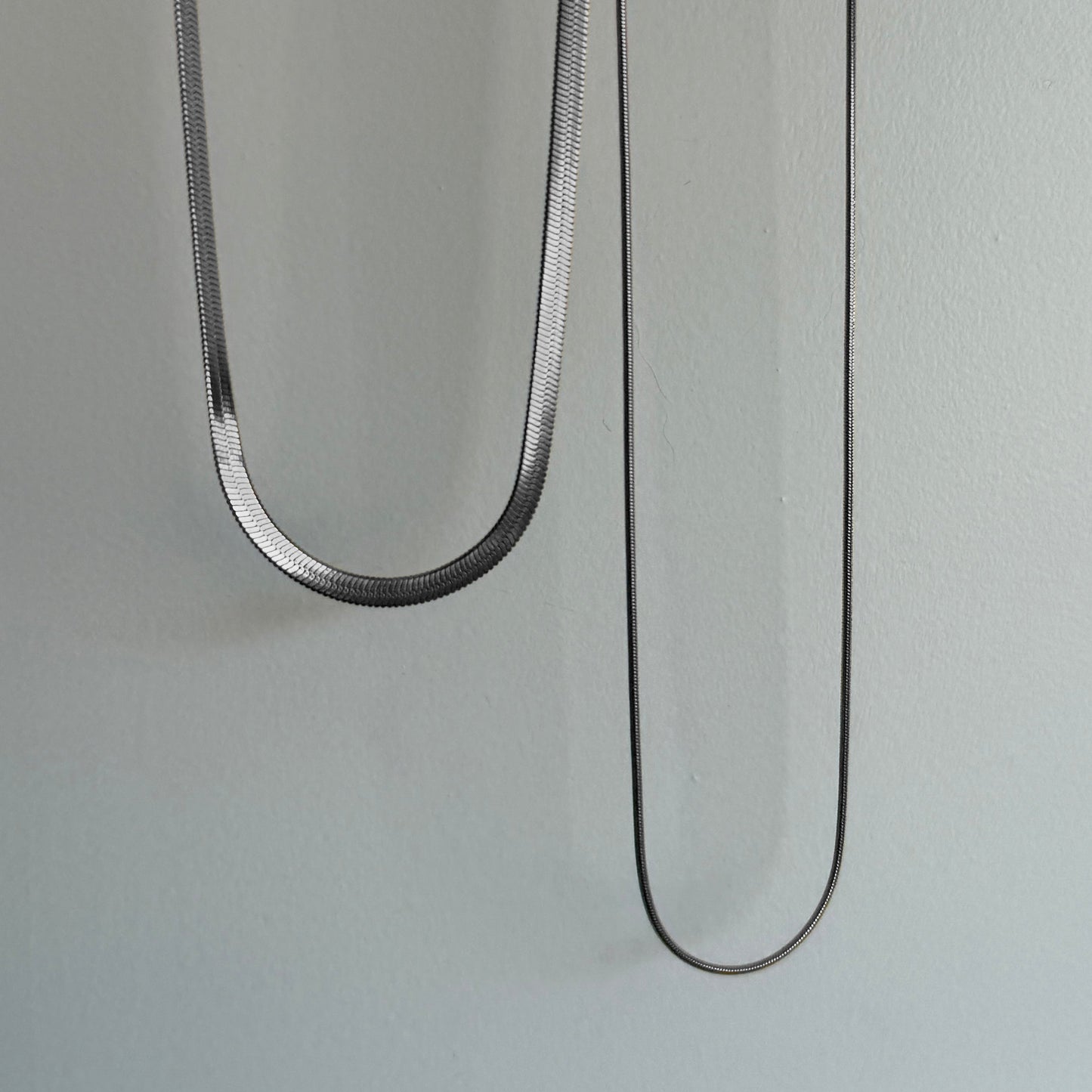 GEGRAVEERDE KETTING MET NAAM #2 - ZILVER