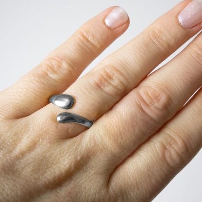 HUG RING - SILVER
