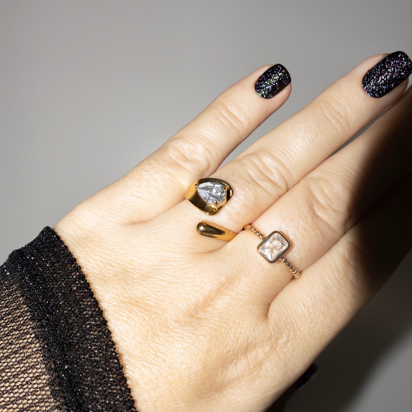 HUG STRASS RING GOUD