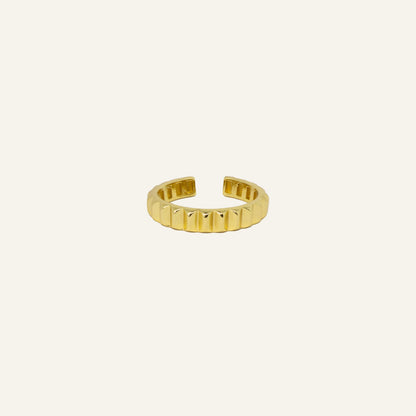 RIBBED RING - GOUD