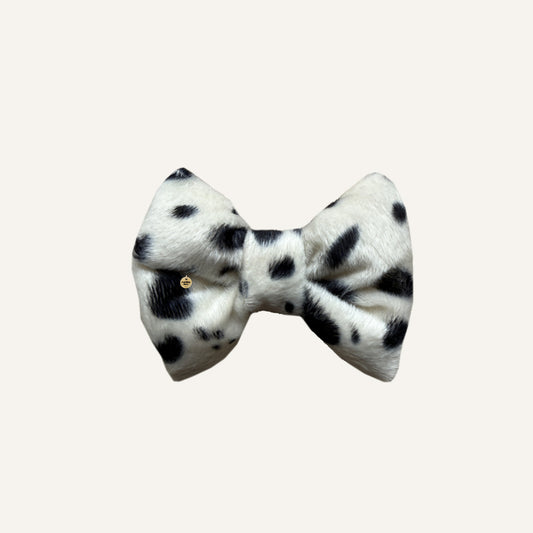 STRIKJE FLUFFY DOTS - WIT/ZWART
