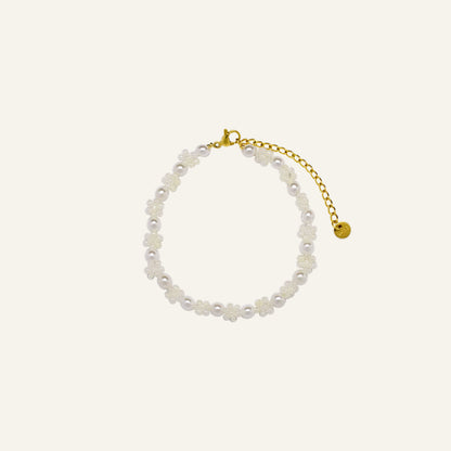 WHITE FLOWERS ARMBAND - GOUD