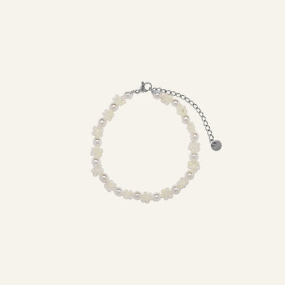 WHITE FLOWERS ARMBAND - ZILVER